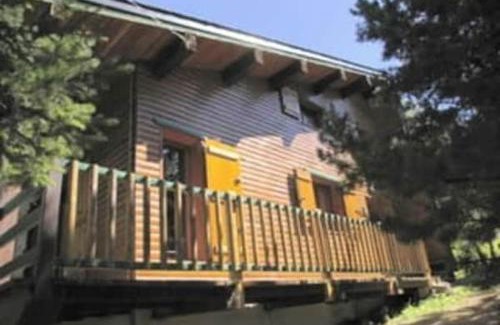 Eyne 2600 Ski Chalet | The chalet of time
