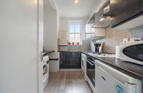 Euston Apartment | The Chalton Funk-Kings Cross!