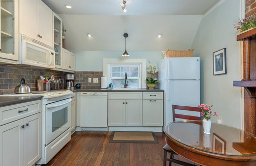 Asheville Apartment | The Chapman House | Pet-Friendly Historic Cottage 2 Minutes from Biltmore Estate!