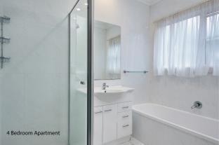 Wagga Wagga Hotel | The Charles