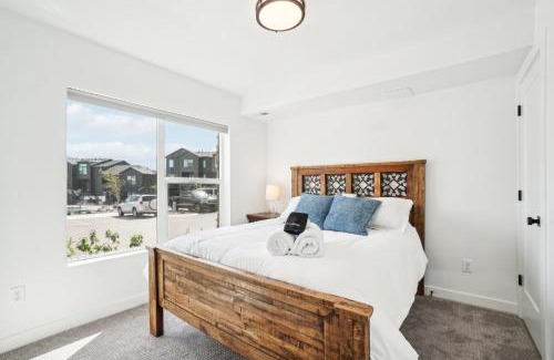 Mountain Green Apartment | The Charleston by Crafty Casitas, near Snowbasin, 2 Kings and a Queen