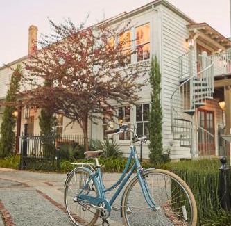 Cannonborough Elliotborough Apartment | The Charlestonian