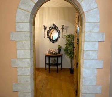 Bouillon House | The Charm