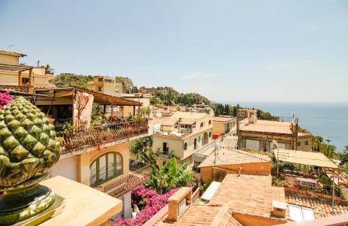 Taormina City Centre Apartment | The Charme of Sicily