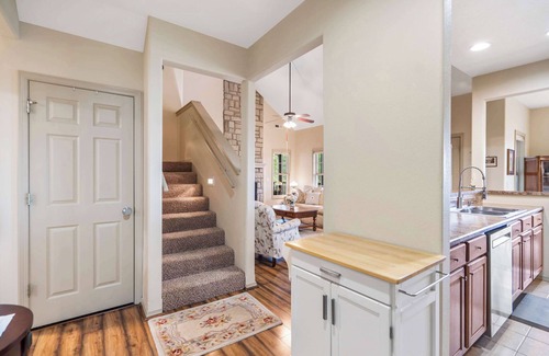 Branson West Condo | The Charming Retreat – For 6!