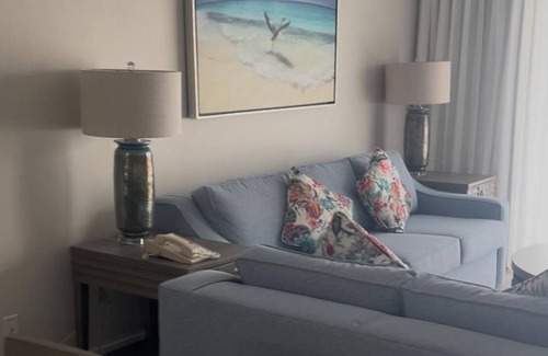 Marco Island Resort | The Charter Club of Marco Beach. A beachfront resort from Hilton G.V.