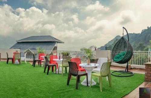 Fagu Hotel | The Charvi Retreat Hospitality l Stargaze Café l I Open Air Multi Cuisine Restaurant l Balaju Banquet Hall l Sky Night Bonfire l Free Wi-Fi Connectivity l Kufri by Exotic Stays