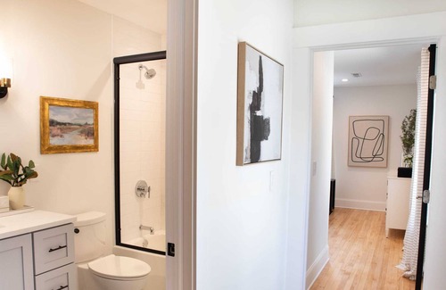 Ohio City House | The Chatham Manor with Carriage House | Chef's Kitchen | Hot Tub