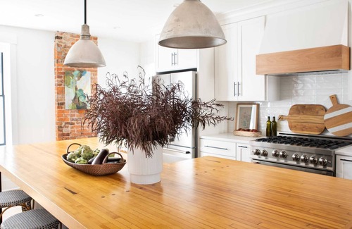Ohio City House | The Chatham Manor with Carriage House | Chef's Kitchen | Hot Tub