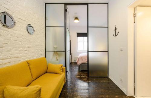 Cathedrals Apartment | The Cheeky Hideaway-Borough- by Frankie Says