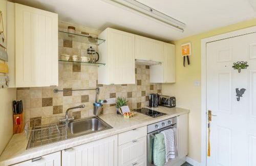Kirkcudbright Apartment | The Cheeseloft - Spacious one bed with terrace