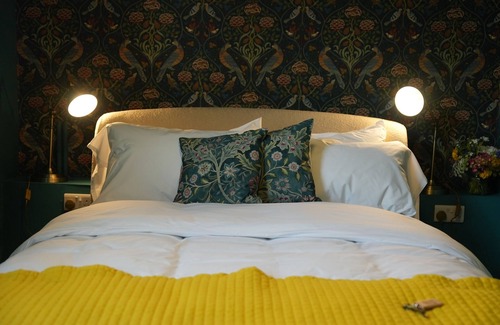 Lamberhurst Hotel | The Chequers