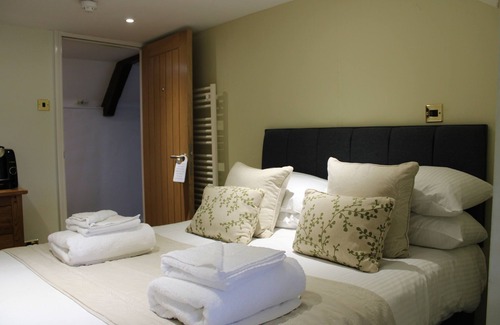 Ventnor Hotel | The Chequers Inn