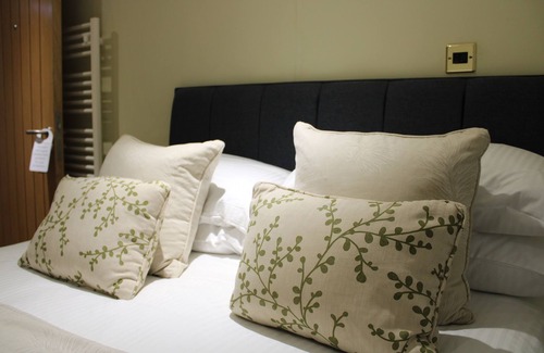 Ventnor Hotel | The Chequers Inn