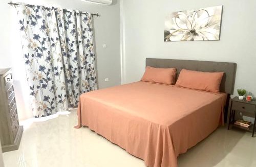 Silver Sands Apartment | The Chic Haven 3 mins to Beach