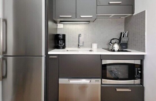 Tudor City Apartment | The Chic II Vibe 8654