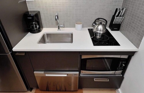 Tudor City Apartment | The Chic II Vibe 8654