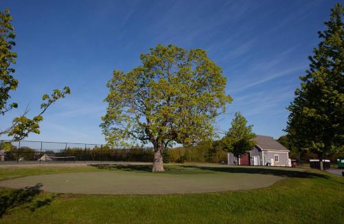 Cherry Valley House | The Chickadee - 21 Farm View