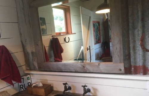 Akaroa House | The Childrens Bay Woolshed