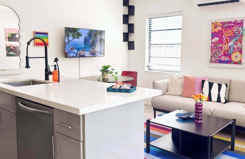 Wilton Manors Apartment | The Chill Pill - Wilton Drive and Jacuzzi