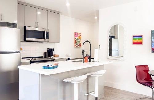 Wilton Manors Apartment | The Chill Pill - Wilton Drive and Jacuzzi