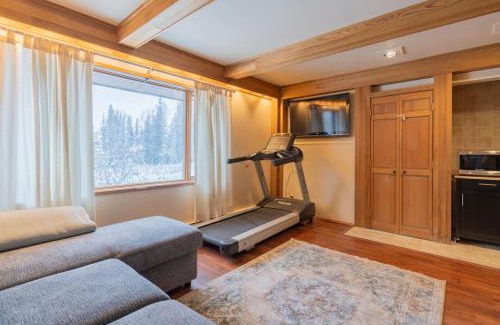 Fairbanks Apartment | The Chuck Morgan Lower Flat