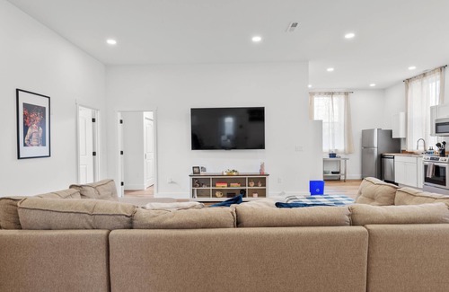 Old North Columbus House | The Church - 6BR Home Near OSU, Perfect for Groups