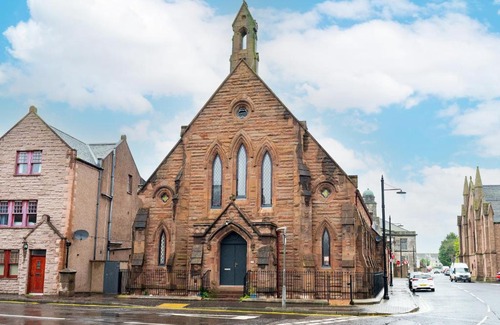 Montrose Apartment | The Church Front