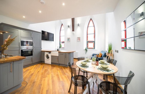 Montrose Apartment | The Church Front