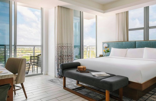 Downtown Hollywood Hotel | The Circ Hotel Hollywood, Sonder by Marriott Bonvoy