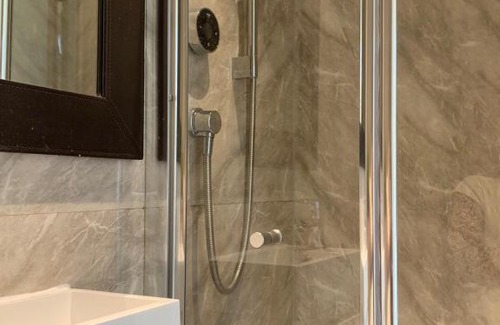 Bath Apartment | The City Hut
