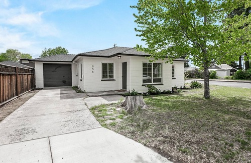 Redmond House | The City Slicker- Close to Restaurants and Trails!
