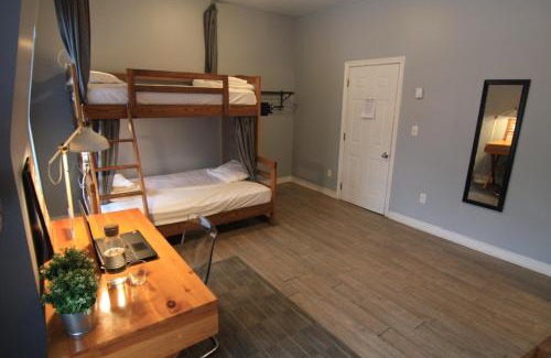 Wellington Place Hostel | The Clarence Park