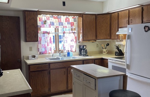 Clarks Grove House | The Clarks Grove Cooperative