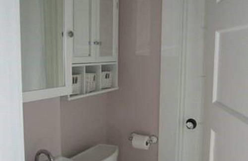 Columbia House | The Classic! Great Bellingham Location Near Shops, Breweries & Cafes