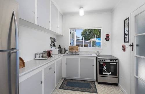 Ngunguru Cottage | The classic Kiwi Bach, love the lifestyle !