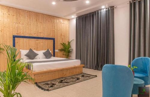 Dharampur Apartment | The Classy Castle I Property of the year I Serviced Villa I Couple Friendly I Pvt Balcony I Open Air Terrace I Bonfire I Kasauli By Exotic Stays