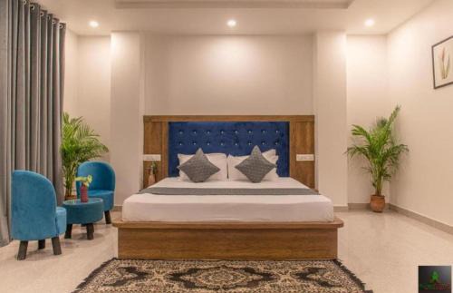 Dharampur Apartment | The Classy Castle I Property of the year I Serviced Villa I Couple Friendly I Pvt Balcony I Open Air Terrace I Bonfire I Kasauli By Exotic Stays