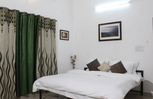 Bullawala Bed & Breakfast | the CLEANest & GREENest home @ Mussoorie Rd; w/Parking, WiFi, BBQ, Bonfire, etc