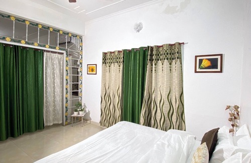 Bullawala Bed & Breakfast | the CLEANest & GREENest home @ Mussoorie Rd; w/Parking, WiFi, BBQ, Bonfire, etc