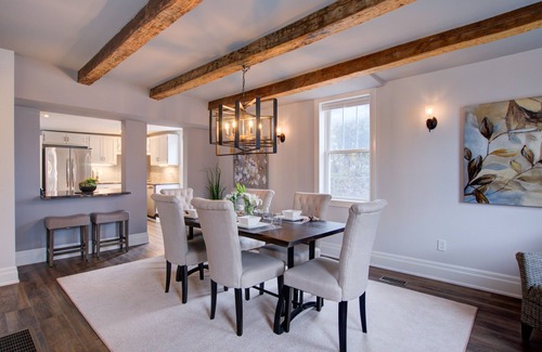 St. Davids House | The Clement House est 1786, backing onto the Ravine Vineyard Estates Winery