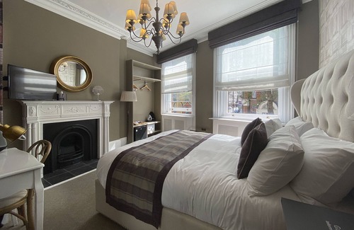 Farringdon Hotel | The Clerk & Well Pub & Rooms