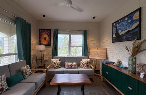Bullawala Villa | The Cliff House, 3BR LUX Villa 2km to Rajpur Road