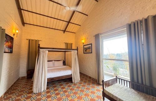 Bullawala Villa | The Cliff House, 3BR LUX Villa 2km to Rajpur Road