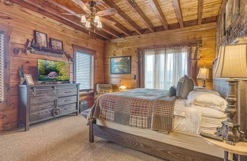 Chalet Village North Cabin | The Cloud 9 Lodge-Wedding and Vacation Destination