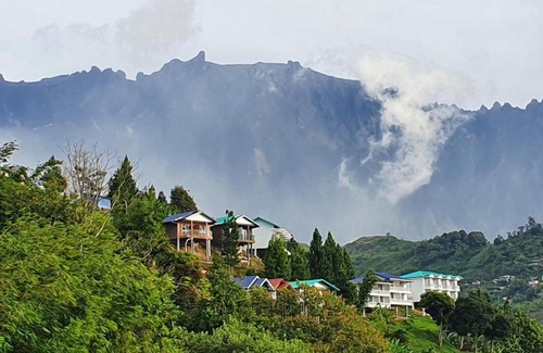 Kundasang Ski Chalet | THE CLOUD KINABALU- Chalet