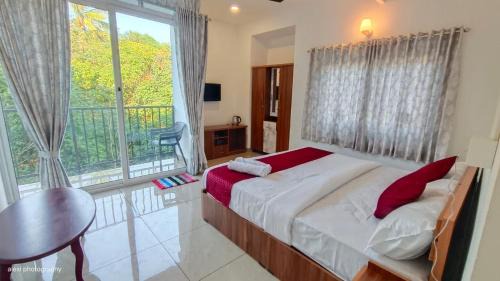 Elappara Villa | The Cloud Mountain Tourist Villa