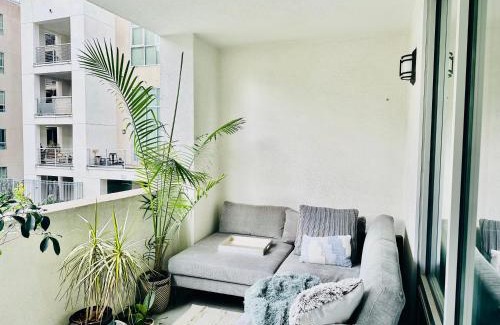 Los Angeles Apartment | The Clouds