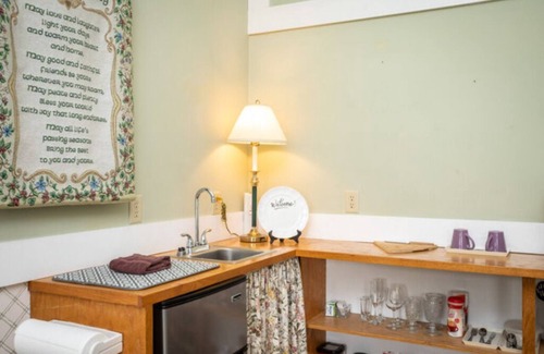 Harrisonburg Apartment | The Clover - Cottage