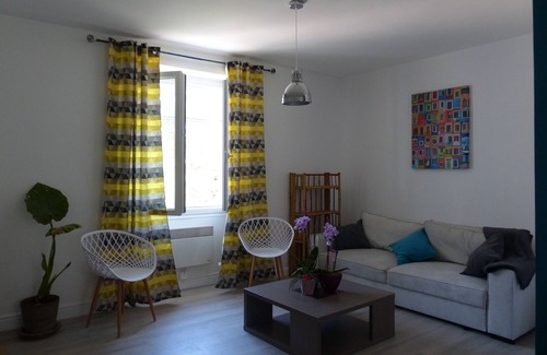Saint-Georges-de-Levejac House | The Colors of the Seasons